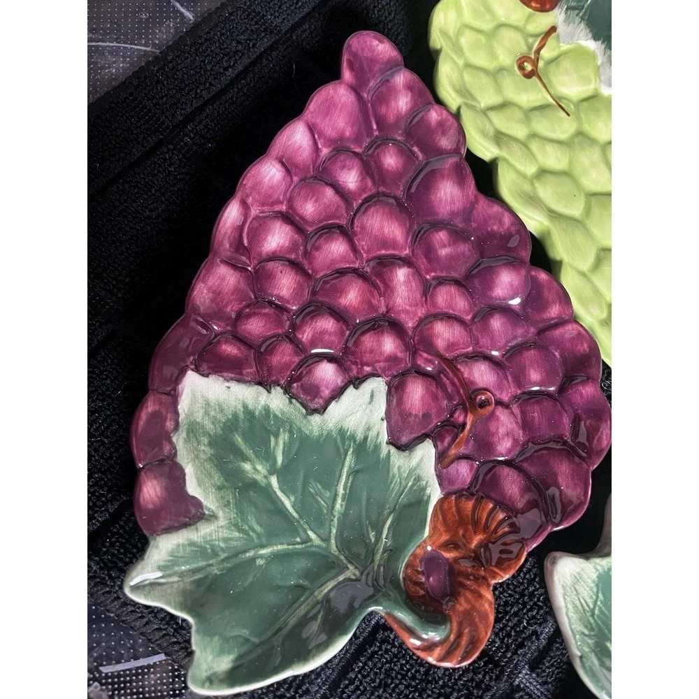 Set Of 4 Vintage style Grape Leaf Snack Plates B&W Boston Ceramic Wharehouse [W]